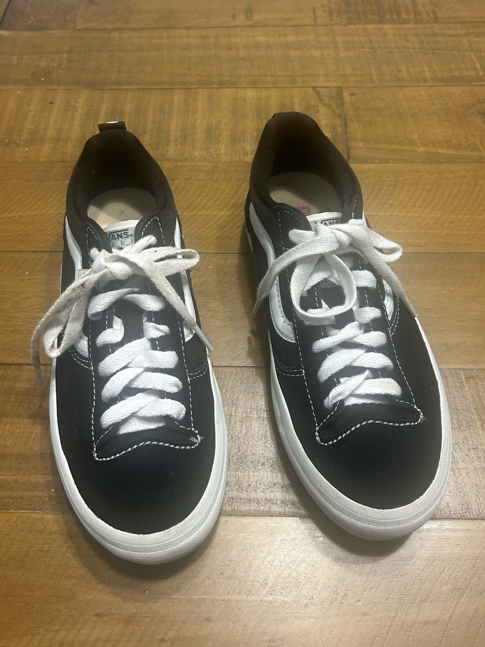 VANS LIZZIE ARMANTO Black/White Lace-Up Sneakers, Women’s US Size 5.5/Men’s US 4